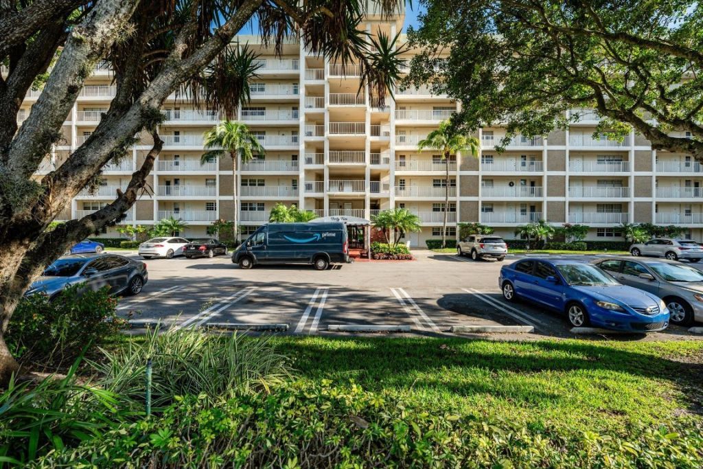 3091 N Course Drive, Unit 406, Pompano Beach, FL 33069 Photo
