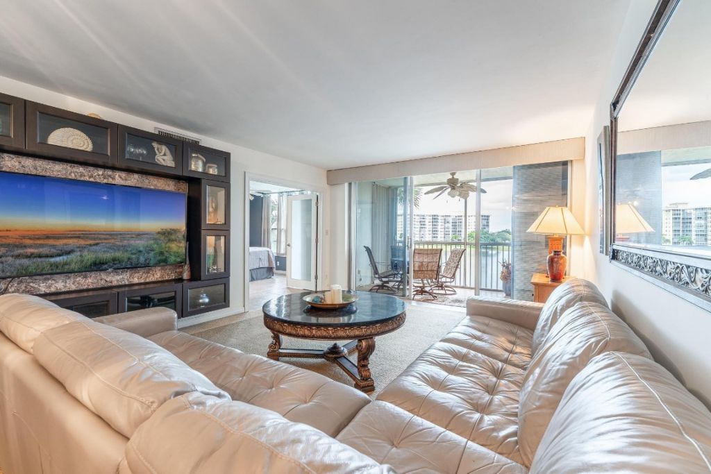 3091 N Course Drive, Unit 406, Pompano Beach, FL 33069 Photo