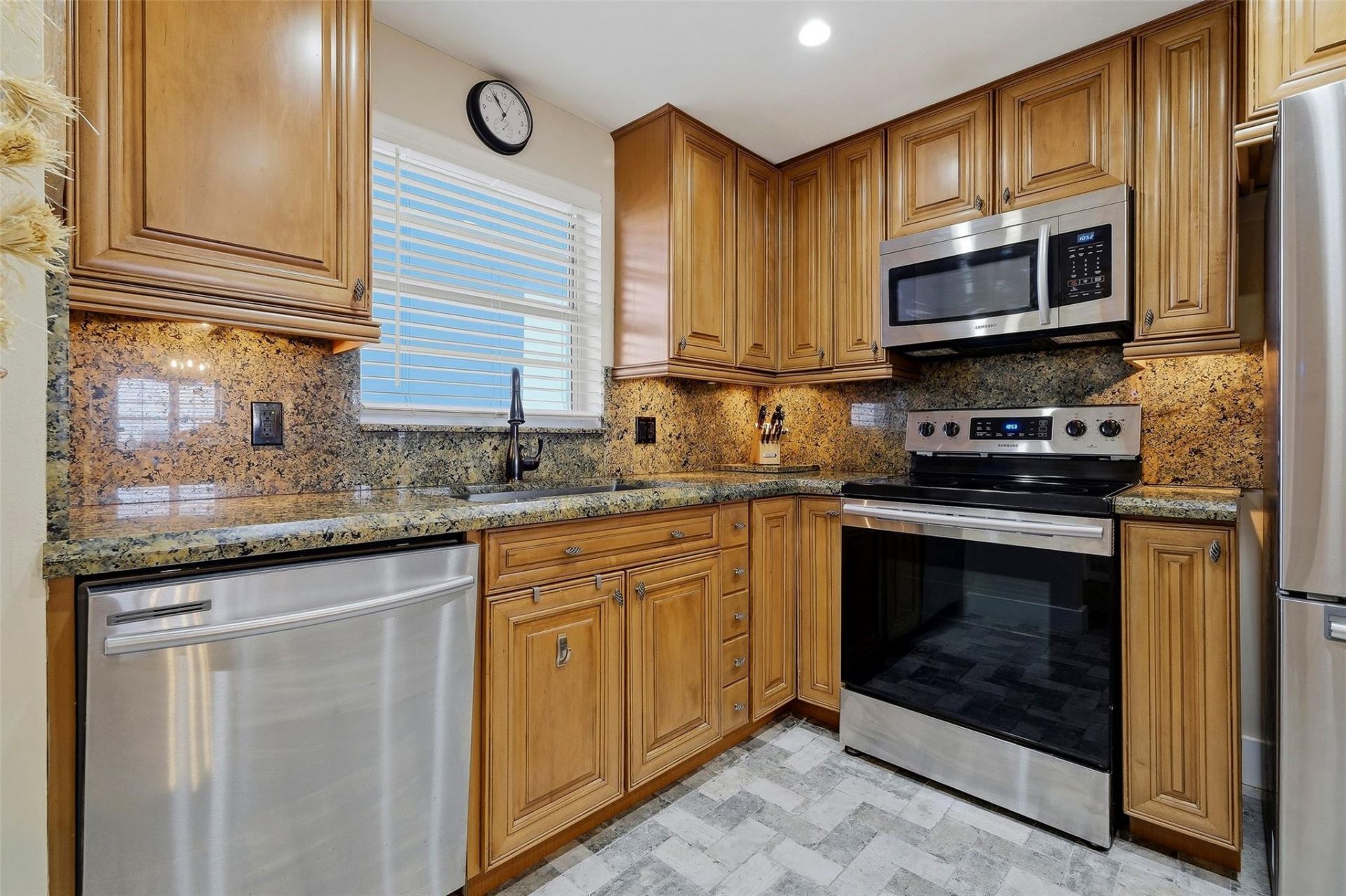 3051 NE 48th Street, Unit 509, Fort Lauderdale, FL 33308 Photo