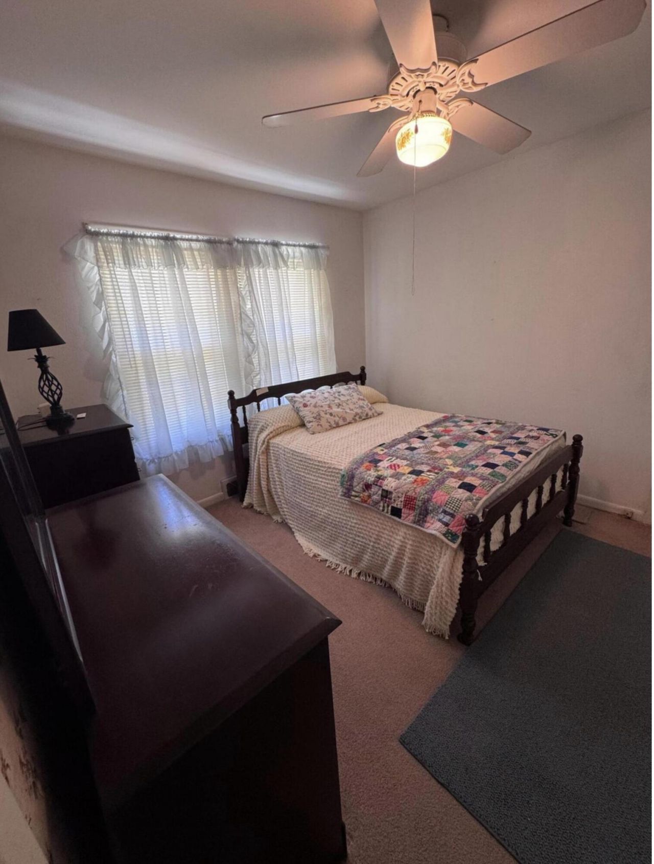 686 W Pine Street Photo 15