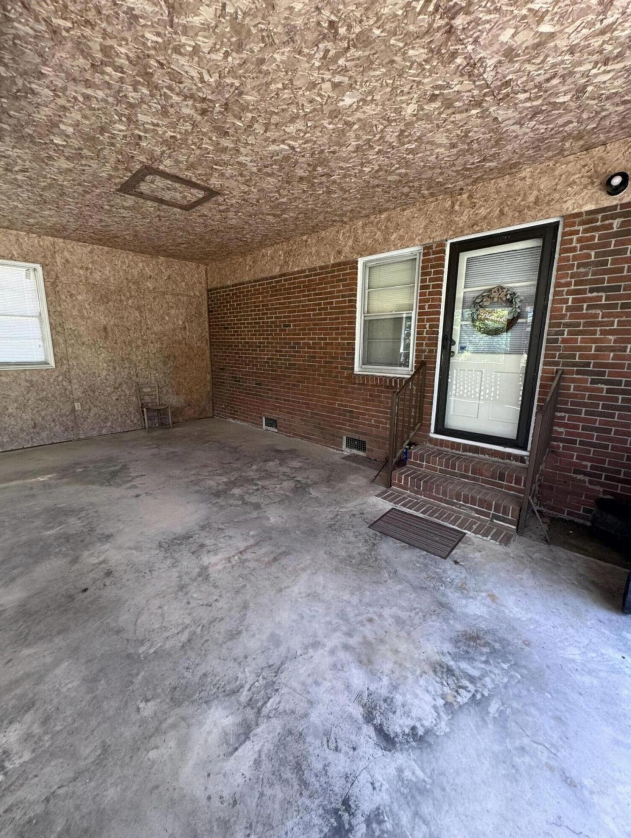 686 W Pine Street Photo 7