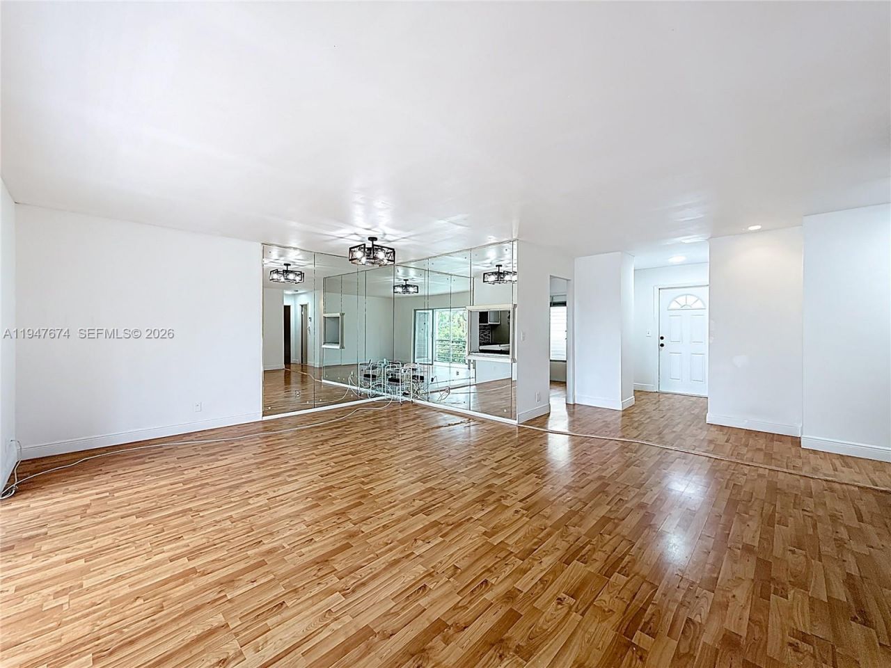 1000 NE 14th Ave, Unit 411, Hallandale Beach, FL 33009 Photo