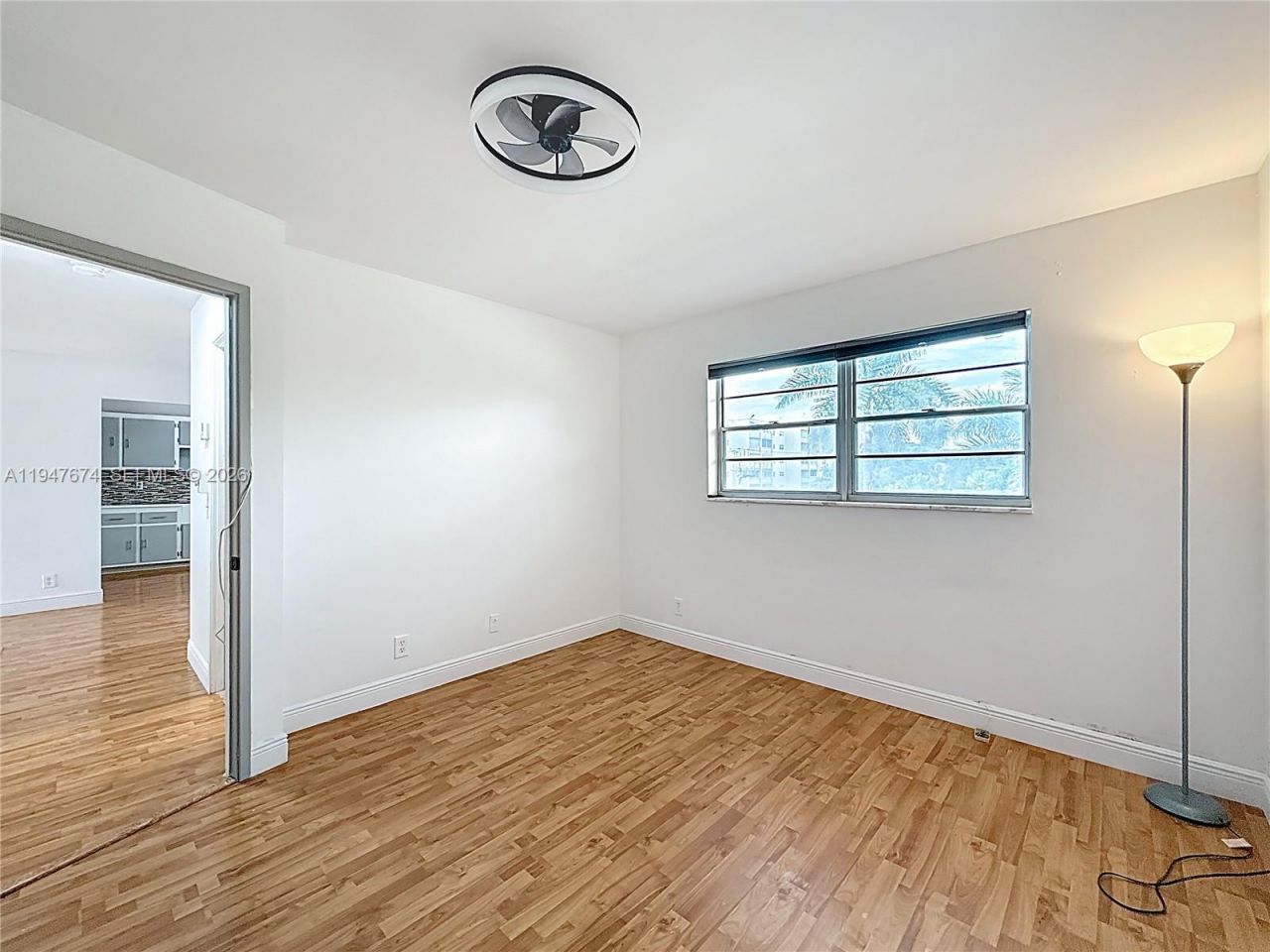 1000 NE 14th Ave, Unit 411, Hallandale Beach, FL 33009 Photo