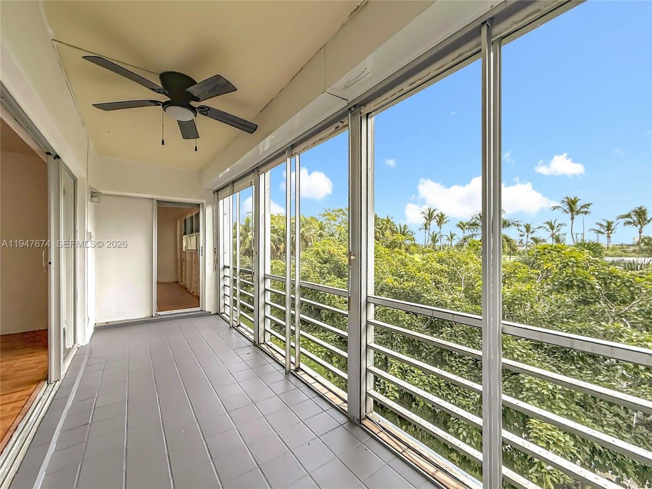 1000 NE 14th Ave, Unit 411, Hallandale Beach, FL 33009 Photo