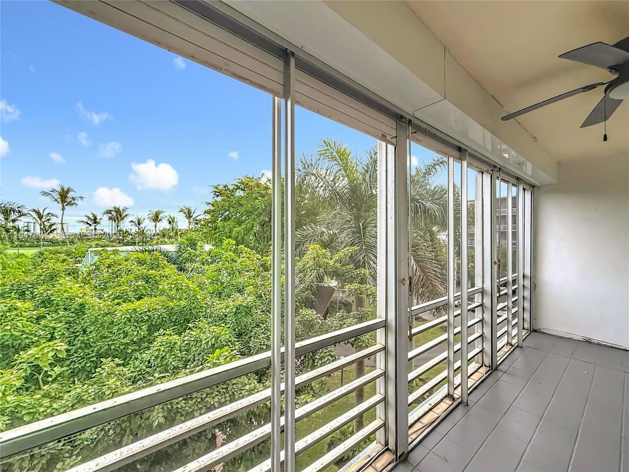 1000 NE 14th Ave, Unit 411, Hallandale Beach, FL 33009 Photo