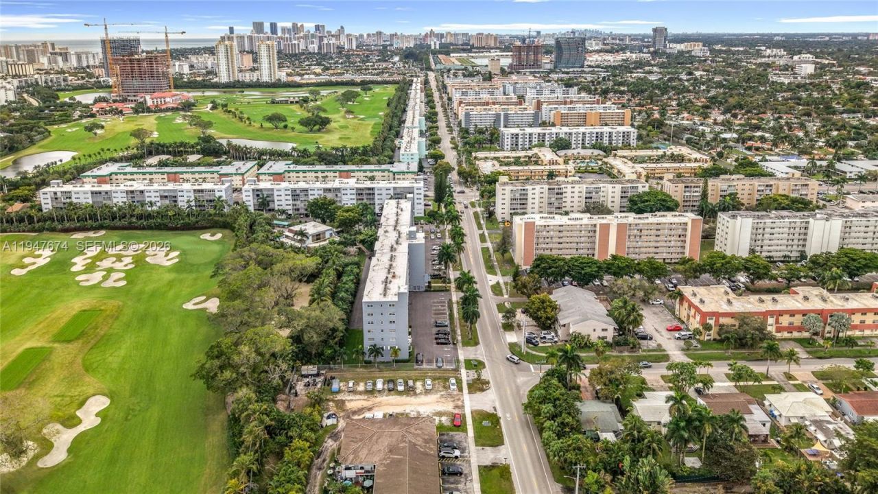 1000 NE 14th Ave, Unit 411, Hallandale Beach, FL 33009 Photo