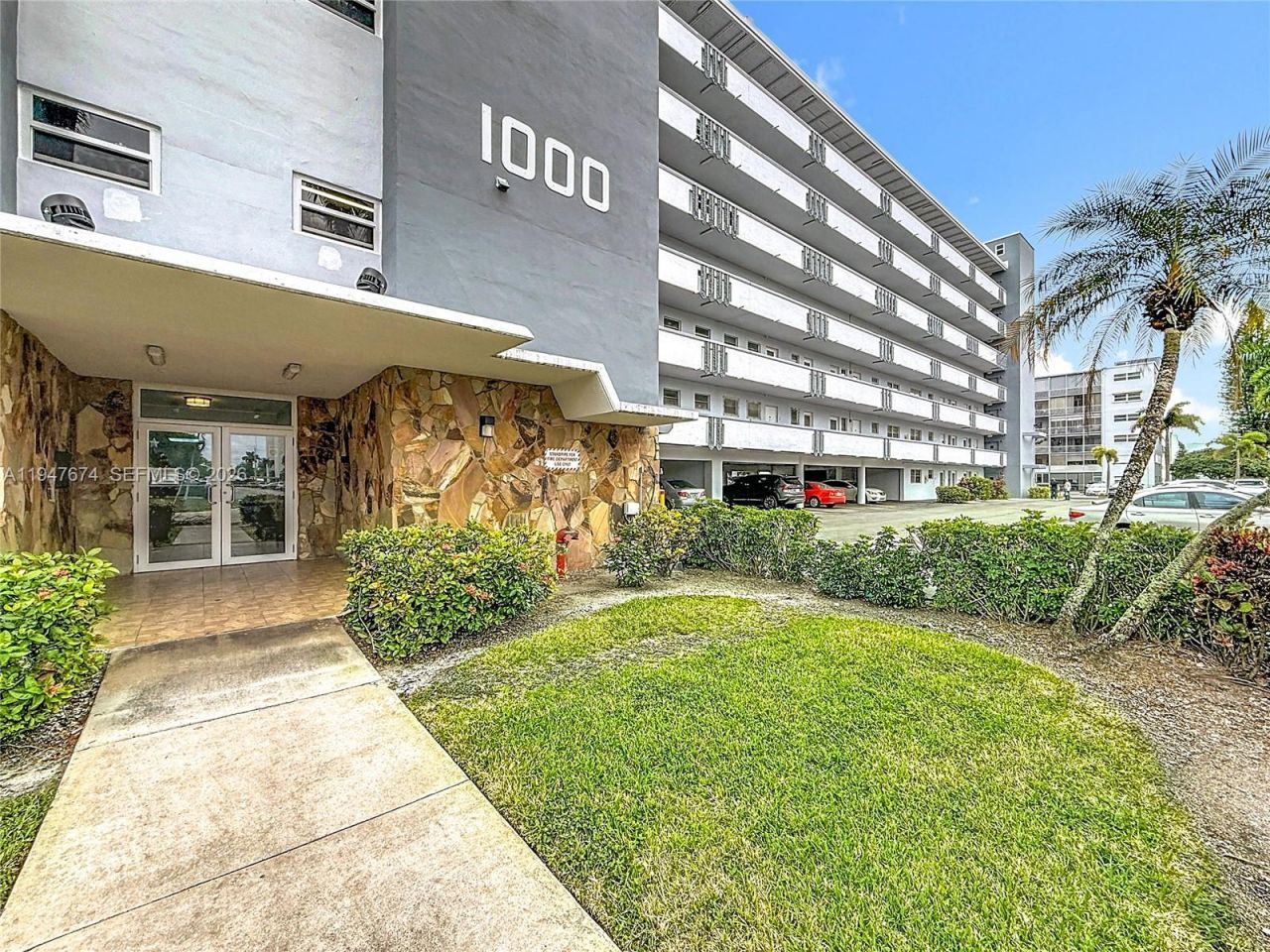 1000 NE 14th Ave, Unit 411, Hallandale Beach, FL 33009 Photo