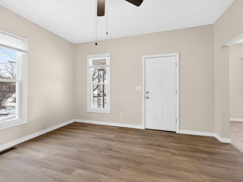 100 W Poplar Avenue, Newark, OH 43055 Photo 6