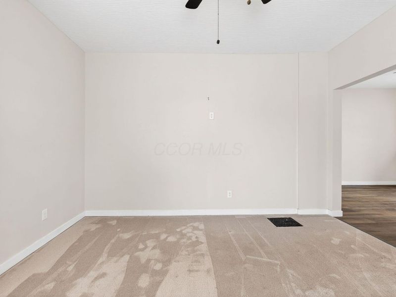 100 W Poplar Avenue, Newark, OH 43055 Photo 8