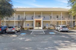 125 Ballard Lane photo 4