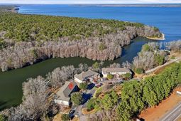 125 Ballard Lane photo 4