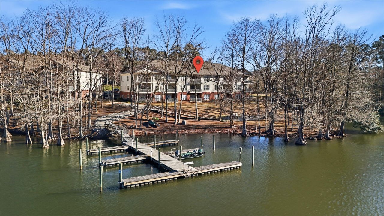 125 Ballard Lane Photo 4