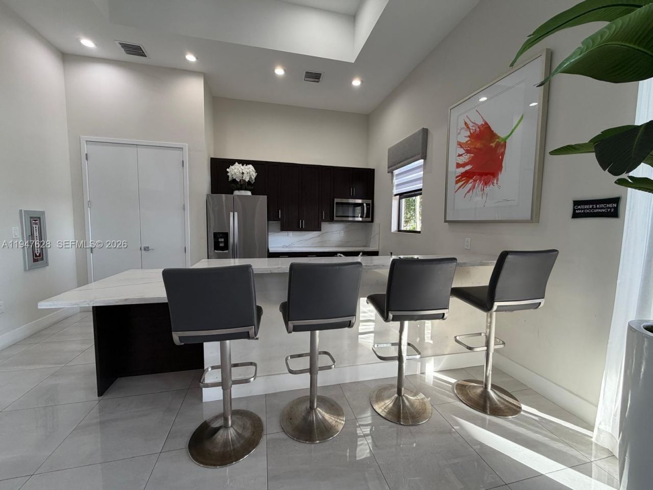 909 NE 211th St , Miami, FL 33179 Photo