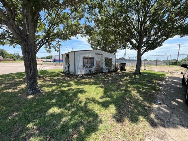 522 W Walnut Circle , Garland, TX 75040