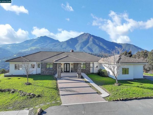 420 Leon Ct, Clayton, CA 94517