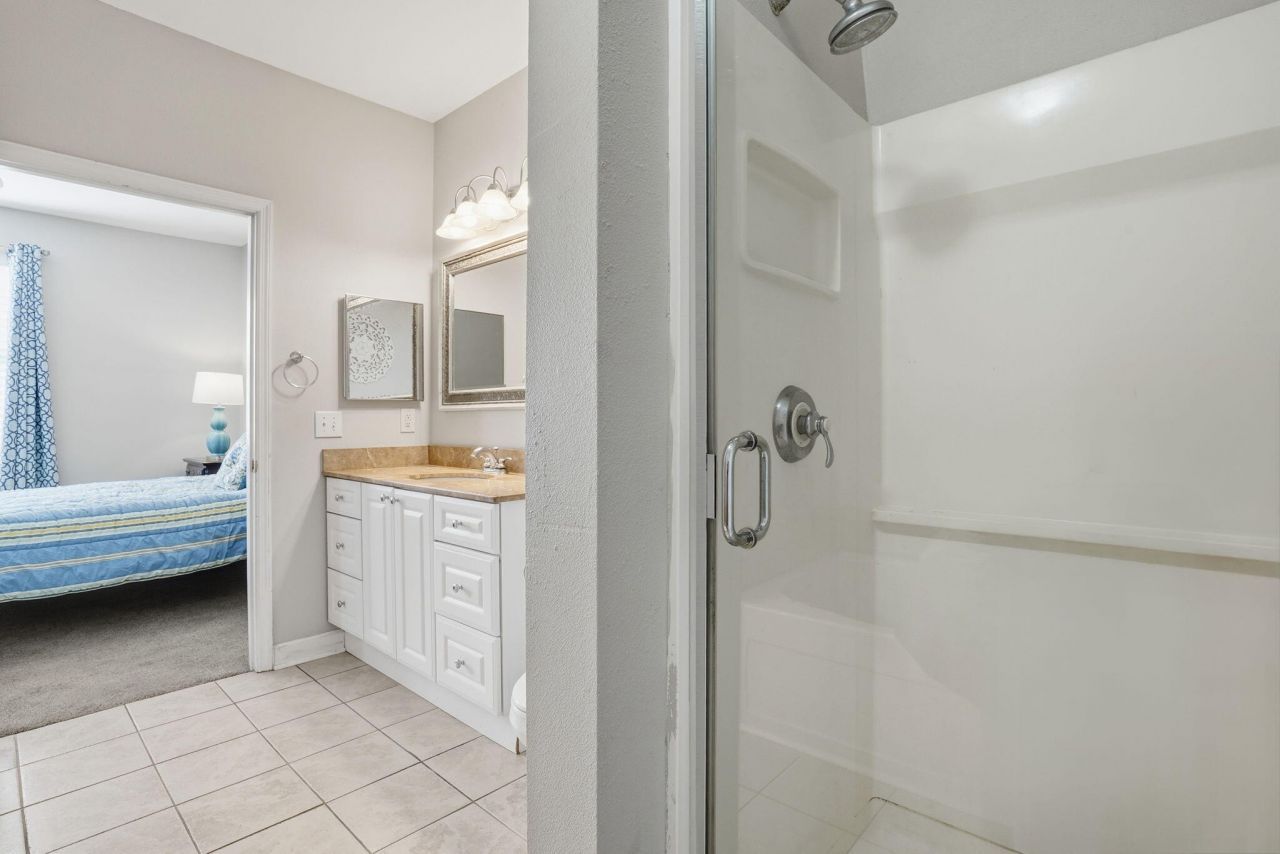 1533 Cambridge Lakes Drive Photo 13