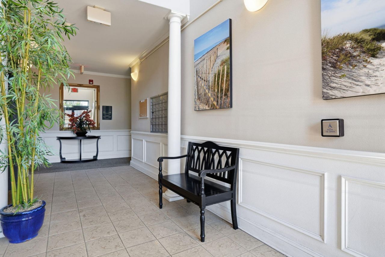 1533 Cambridge Lakes Drive Photo 22