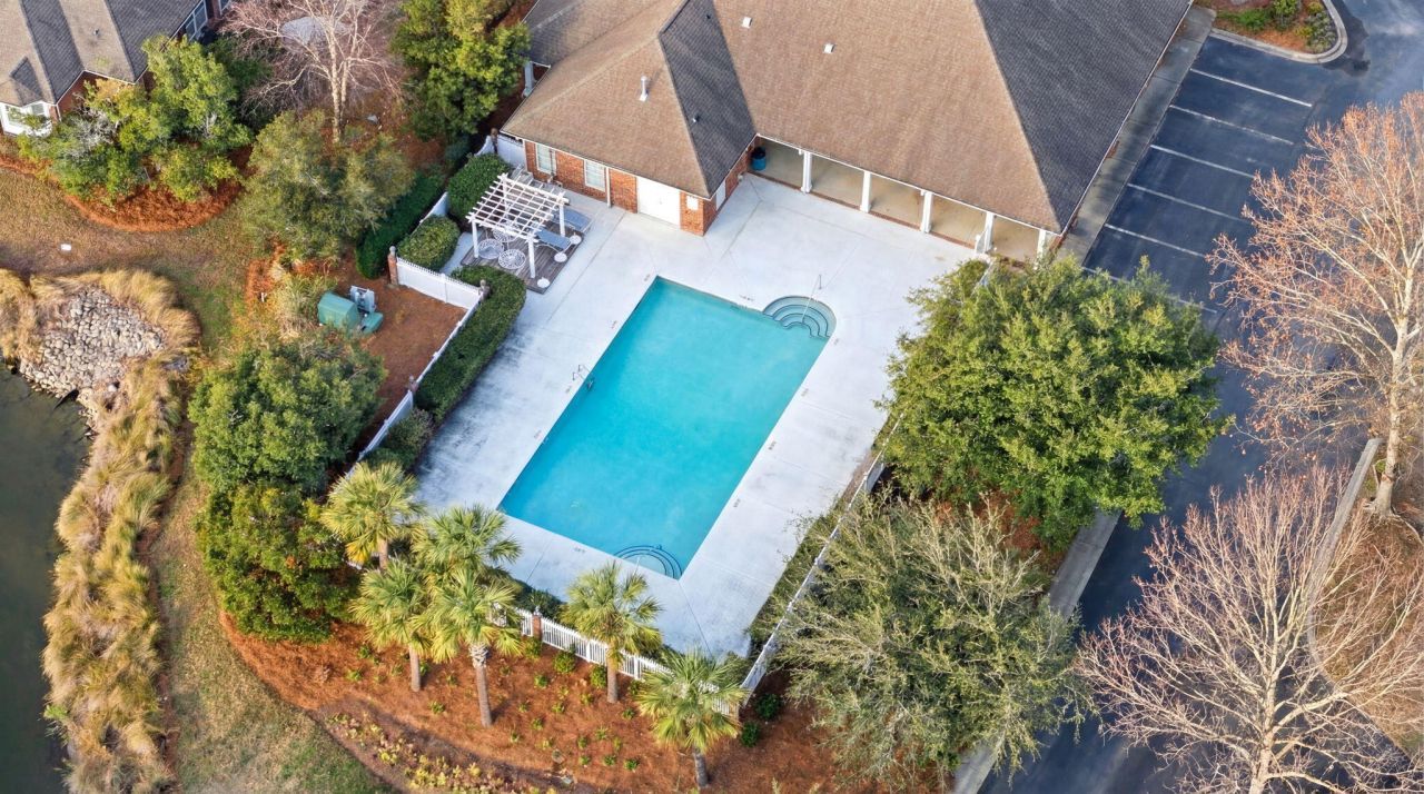 1533 Cambridge Lakes Drive Photo 29