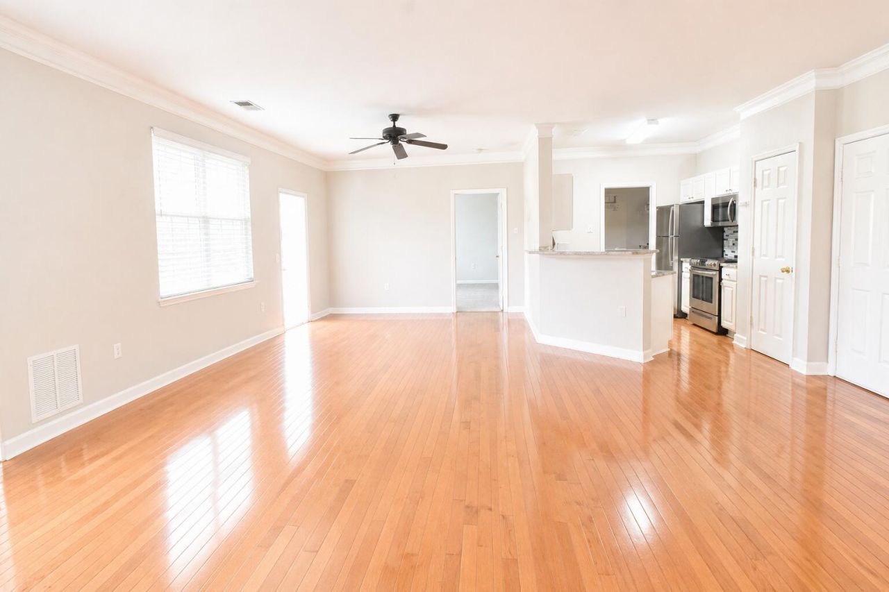 1533 Cambridge Lakes Drive Photo 4