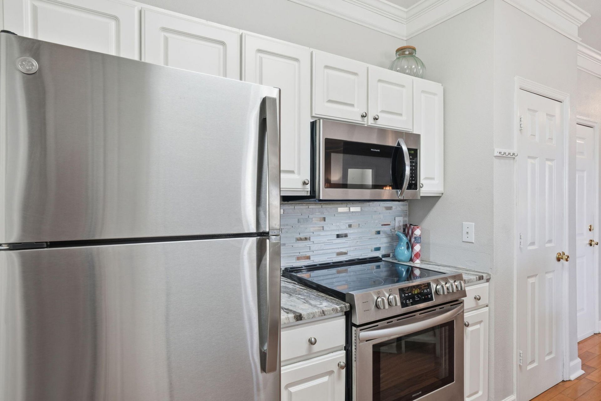 1533 Cambridge Lakes Drive Photo 5