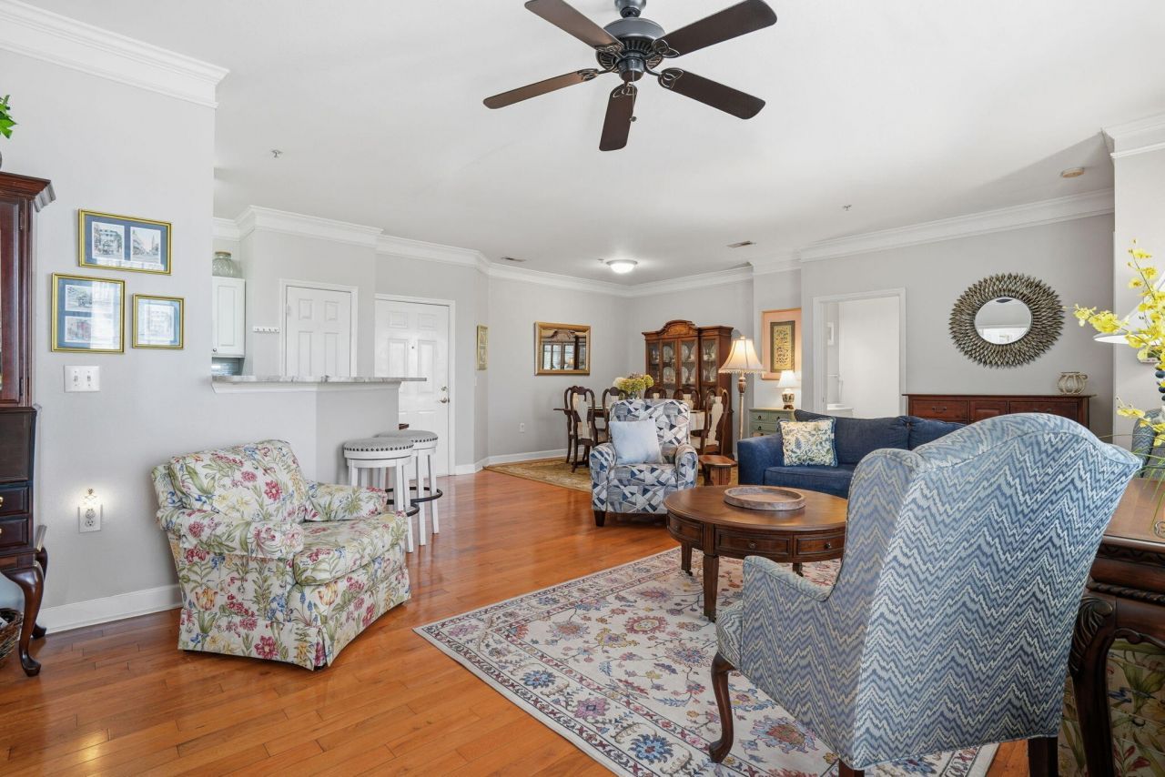 1533 Cambridge Lakes Drive Photo 5