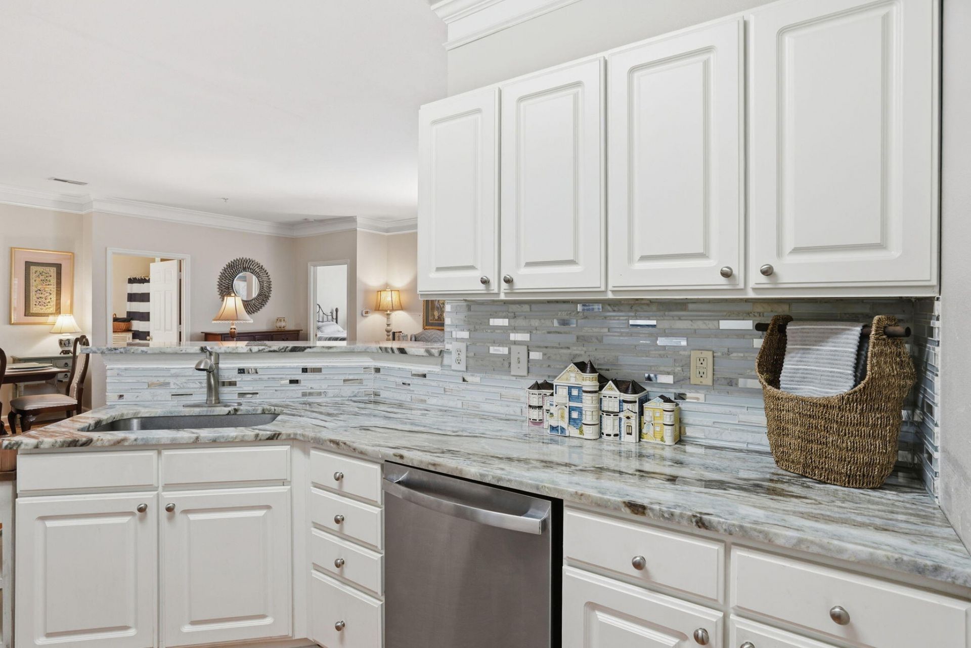 1533 Cambridge Lakes Drive Photo 6