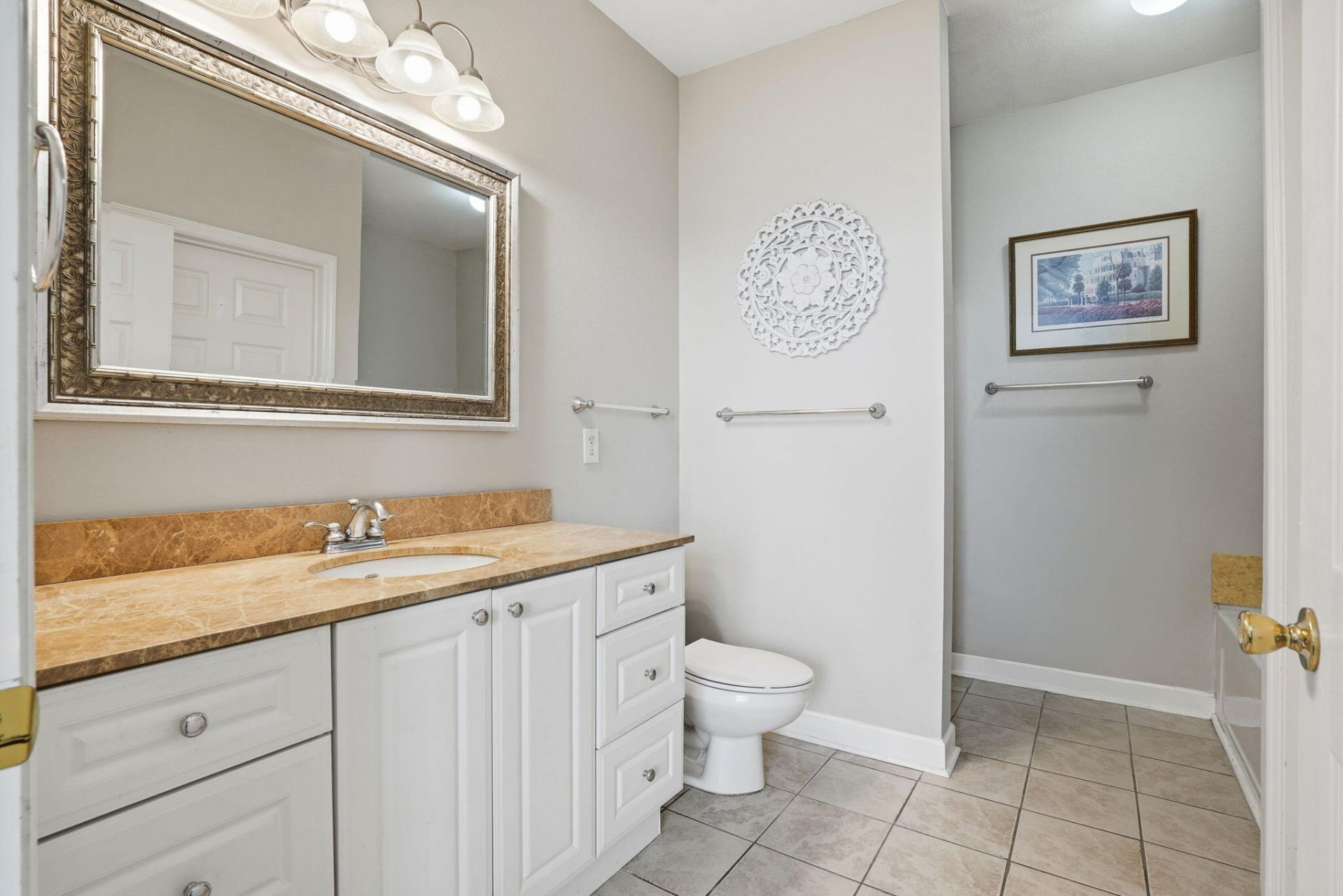 1533 Cambridge Lakes Drive Photo 8