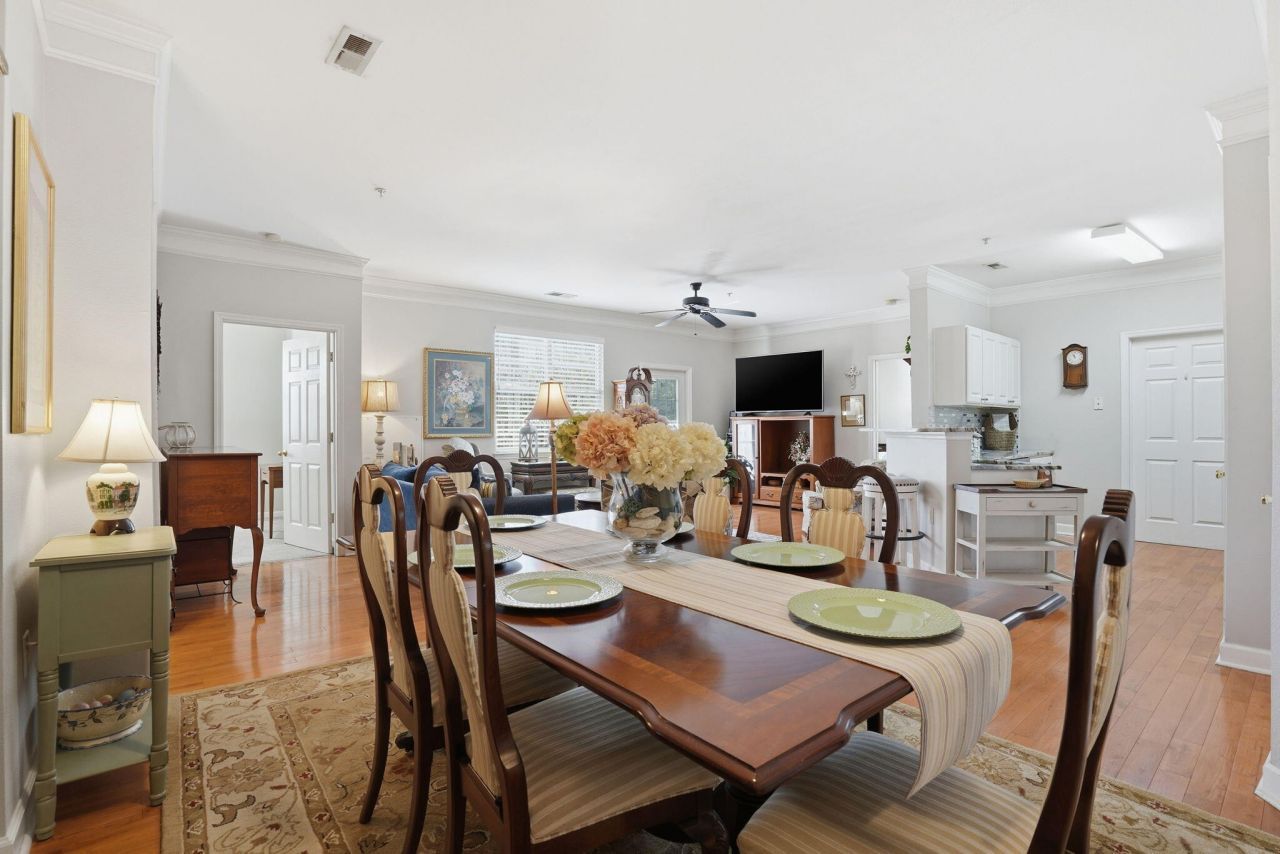 1533 Cambridge Lakes Drive Photo 8