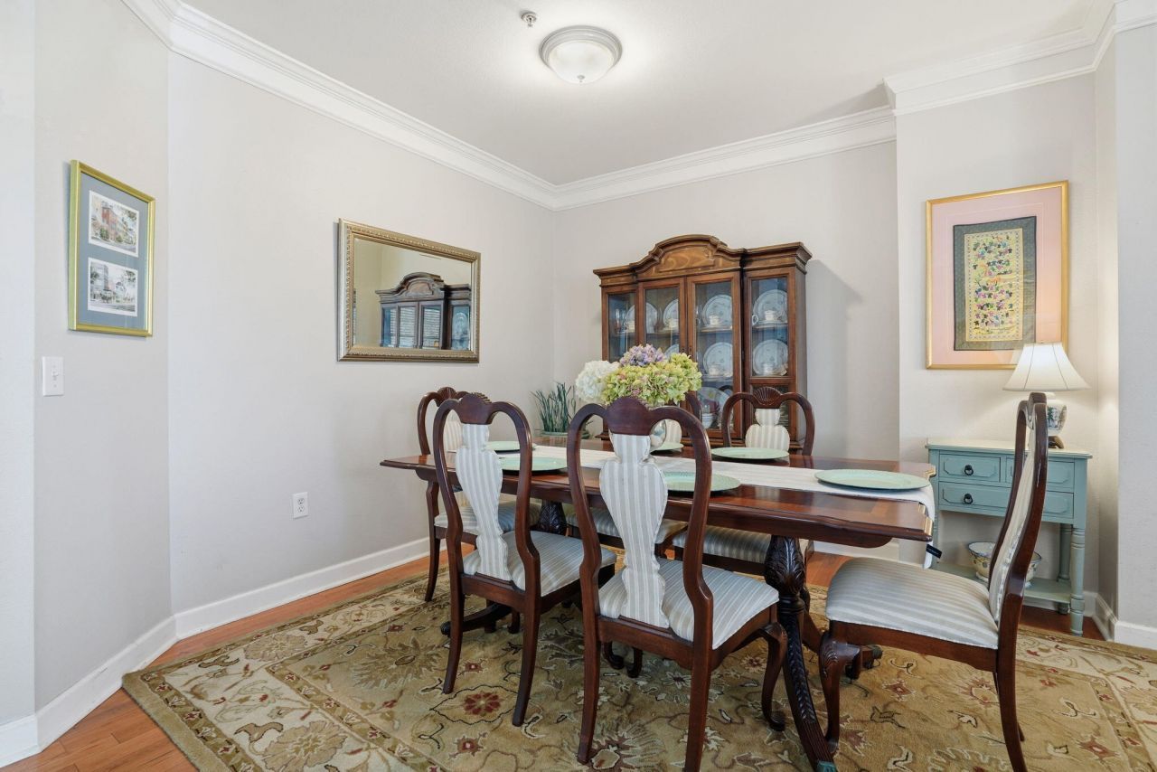 1533 Cambridge Lakes Drive Photo 9