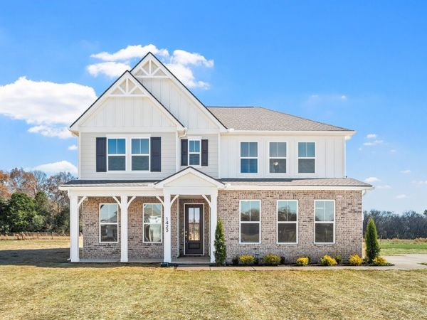 1408 Charles Dr, Chapel Hill, TN 37034