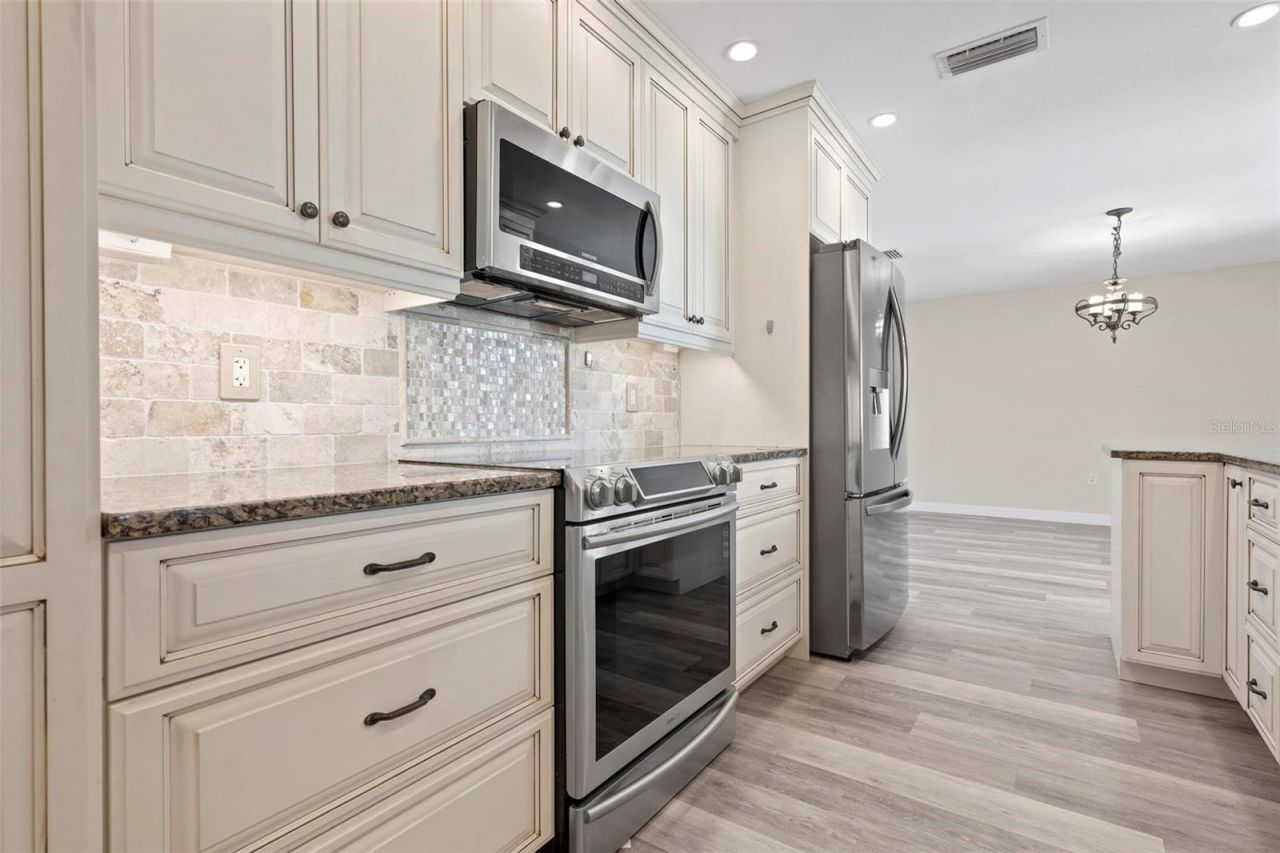 6902 8th Avenue W, Bradenton, FL 34209 Photo