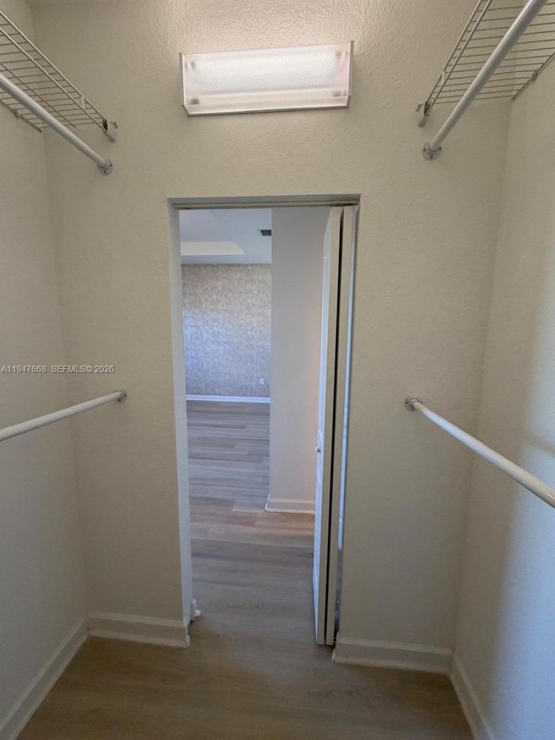 909 NE 211th St, Unit 909, Miami, FL 33179 Photo