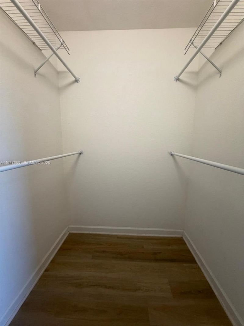 909 NE 211th St, Unit 909, Miami, FL 33179 Photo