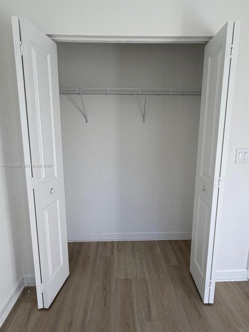 909 NE 211th St, Unit 909, Miami, FL 33179 Photo