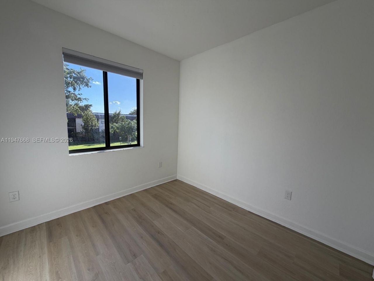 909 NE 211th St, Unit 909, Miami, FL 33179 Photo