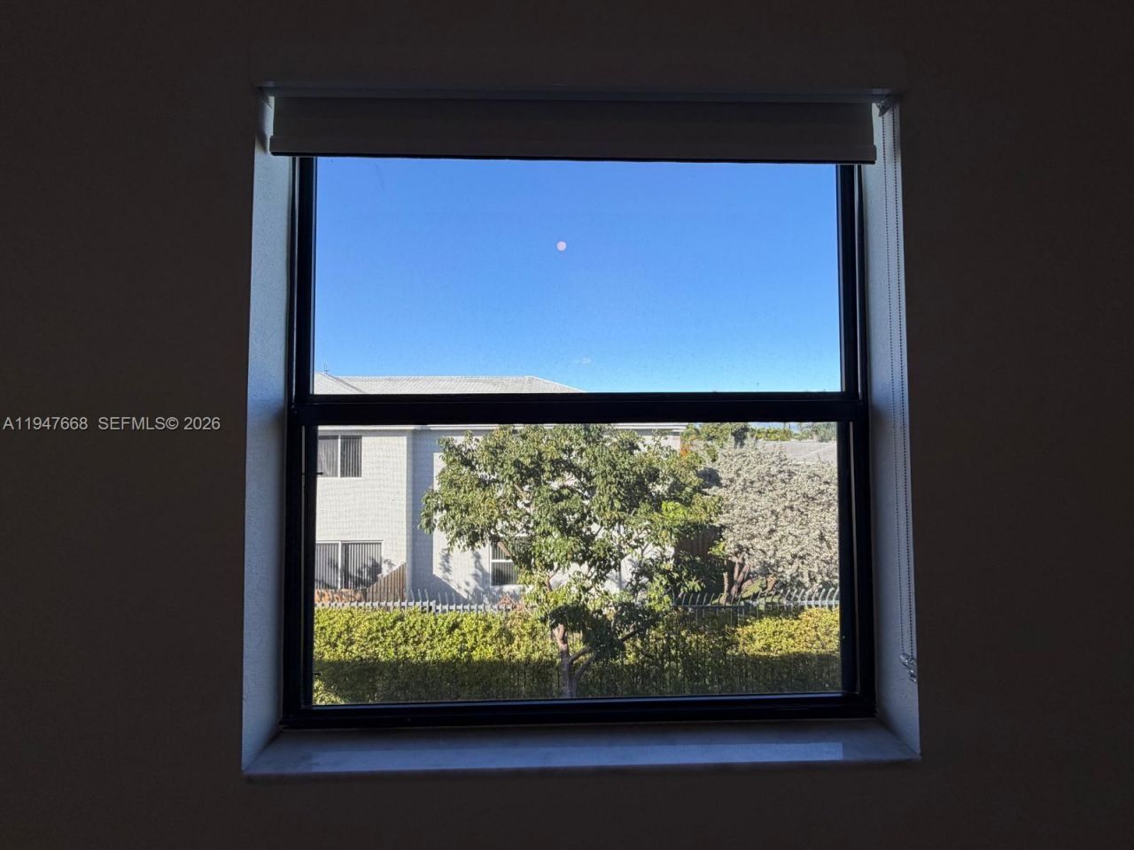 909 NE 211th St, Unit 909, Miami, FL 33179 Photo