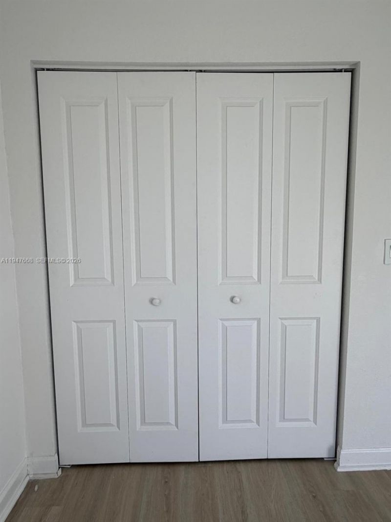 909 NE 211th St, Unit 909, Miami, FL 33179 Photo