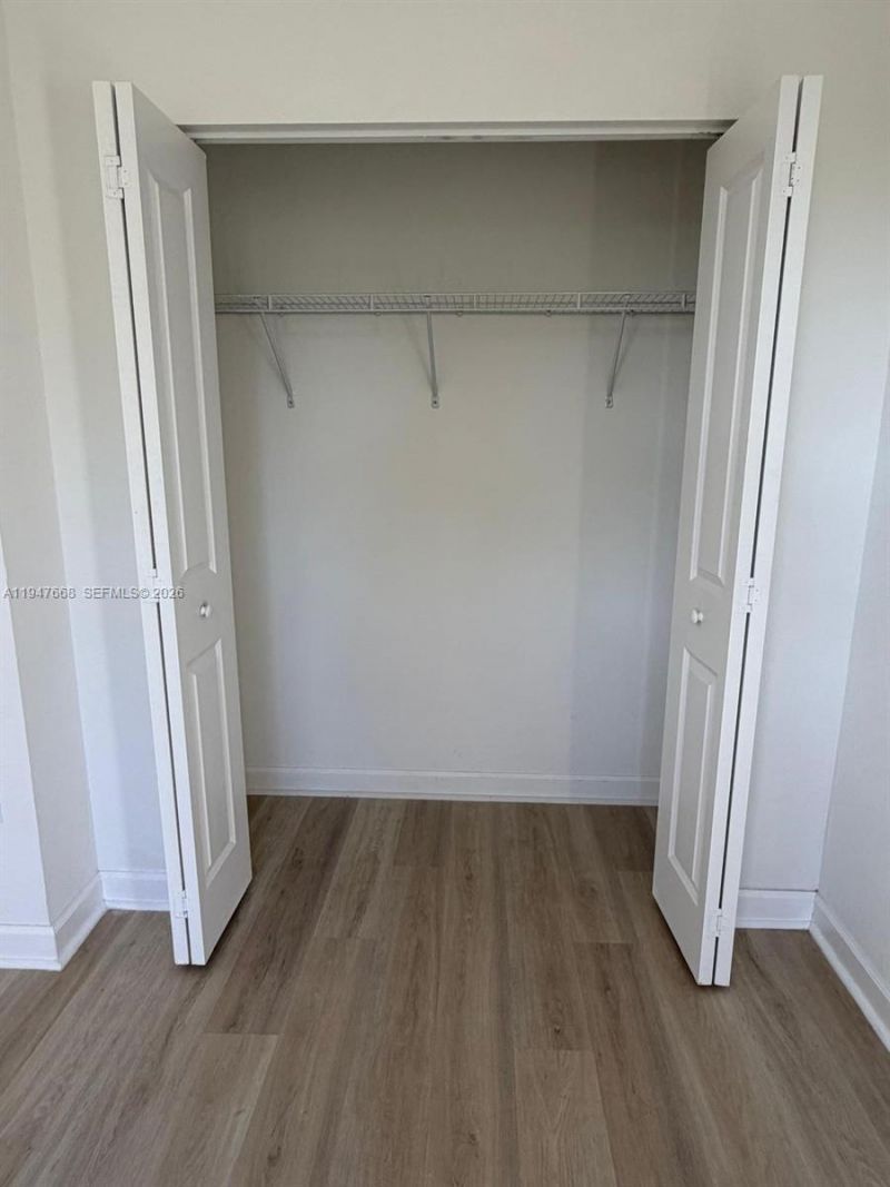 909 NE 211th St, Unit 909, Miami, FL 33179 Photo