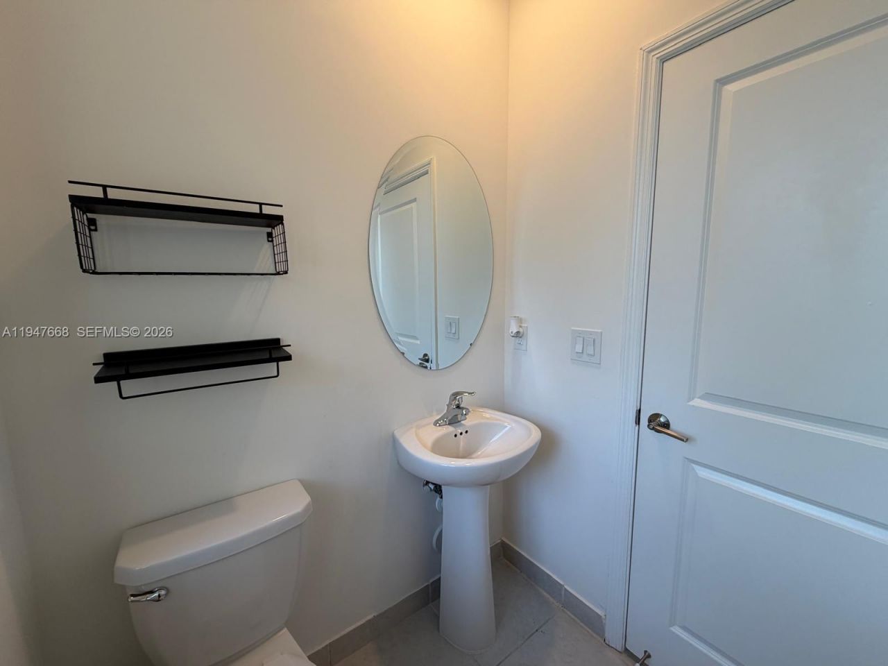 909 NE 211th St, Unit 909, Miami, FL 33179 Photo