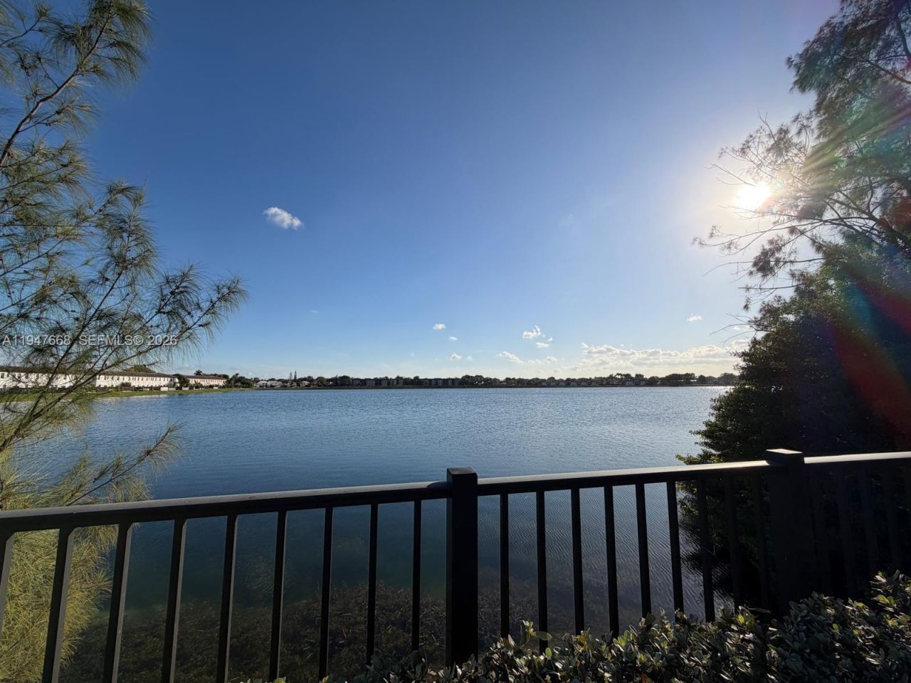 909 NE 211th St, Unit 909, Miami, FL 33179 Photo