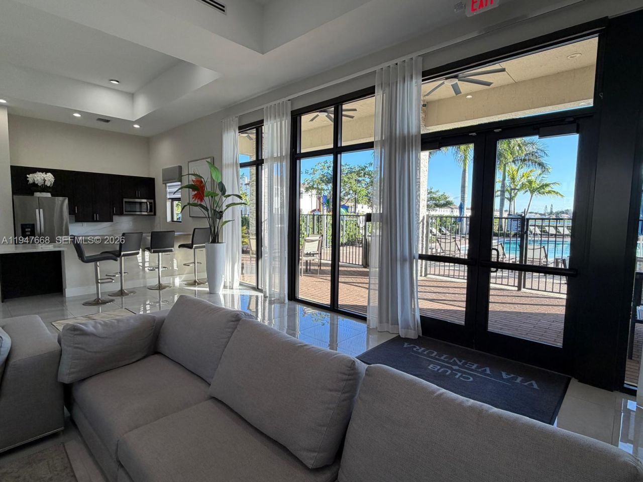 909 NE 211th St, Unit 909, Miami, FL 33179 Photo