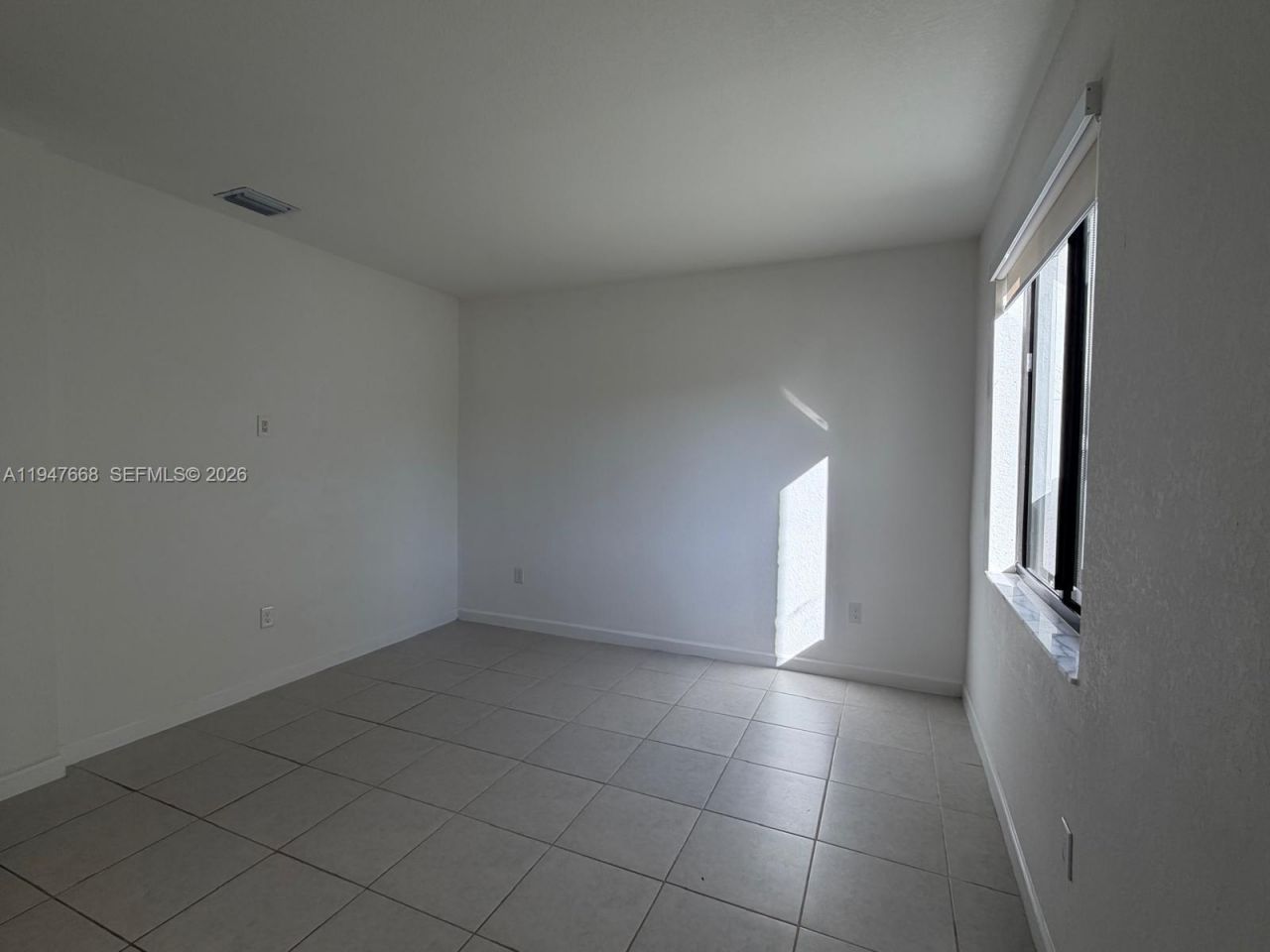 909 NE 211th St, Unit 909, Miami, FL 33179 Photo