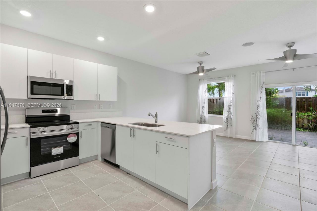 2747 SE 15th St , Homestead, FL 33035 Photo