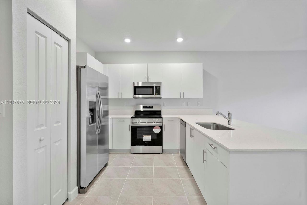 2747 SE 15th St , Homestead, FL 33035 Photo