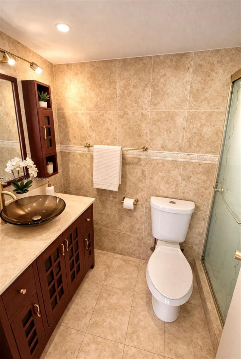 801 Three Islands Blvd, Unit 411, Hallandale Beach, FL 33009 Photo