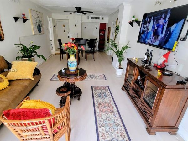 3101 N Country Club Dr, Unit 101, Aventura, FL 33180