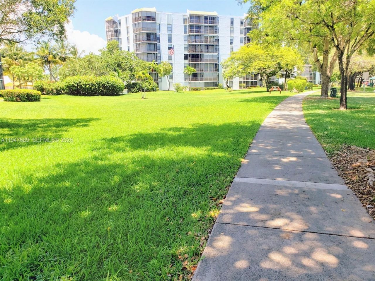 3101 N Country Club Dr, Unit 101, Aventura, FL 33180 Photo