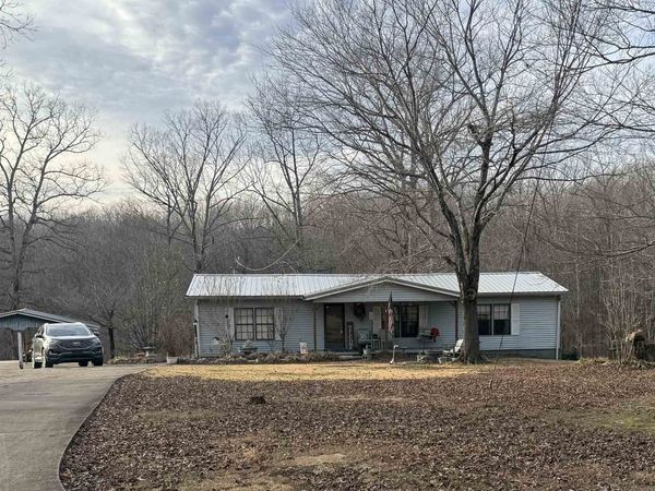1595 KELLY RD, Holladay, TN 38341