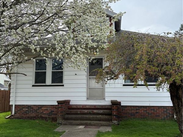 15 Katherine Street, Struthers, OH 44471