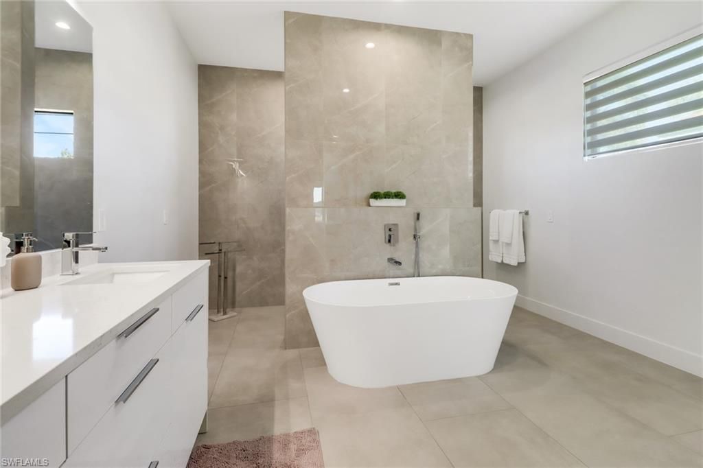 104 NE 6th St , Cape Coral, FL 33909 Photo